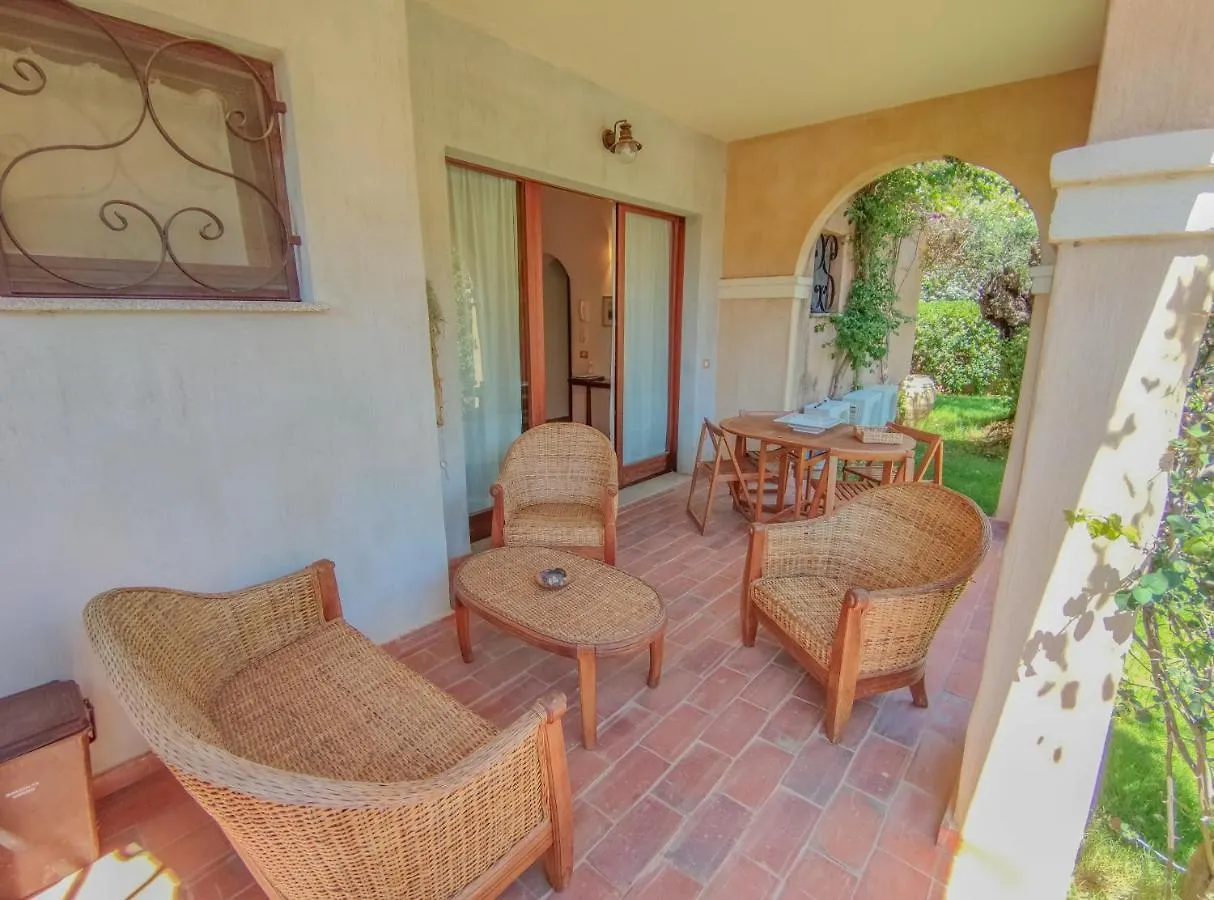 Domu Cannuja Villasimius Apartment